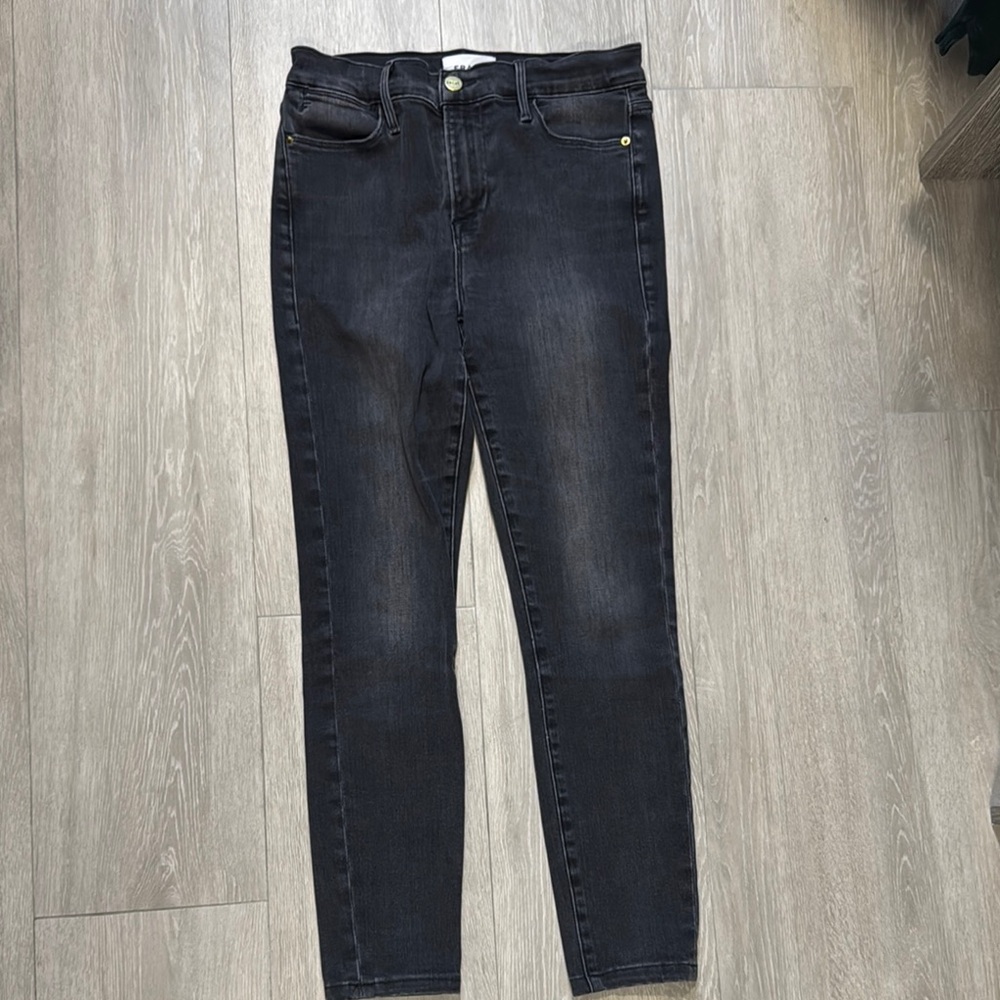 Frame Denim Black Skinny Jeans Sleek Design